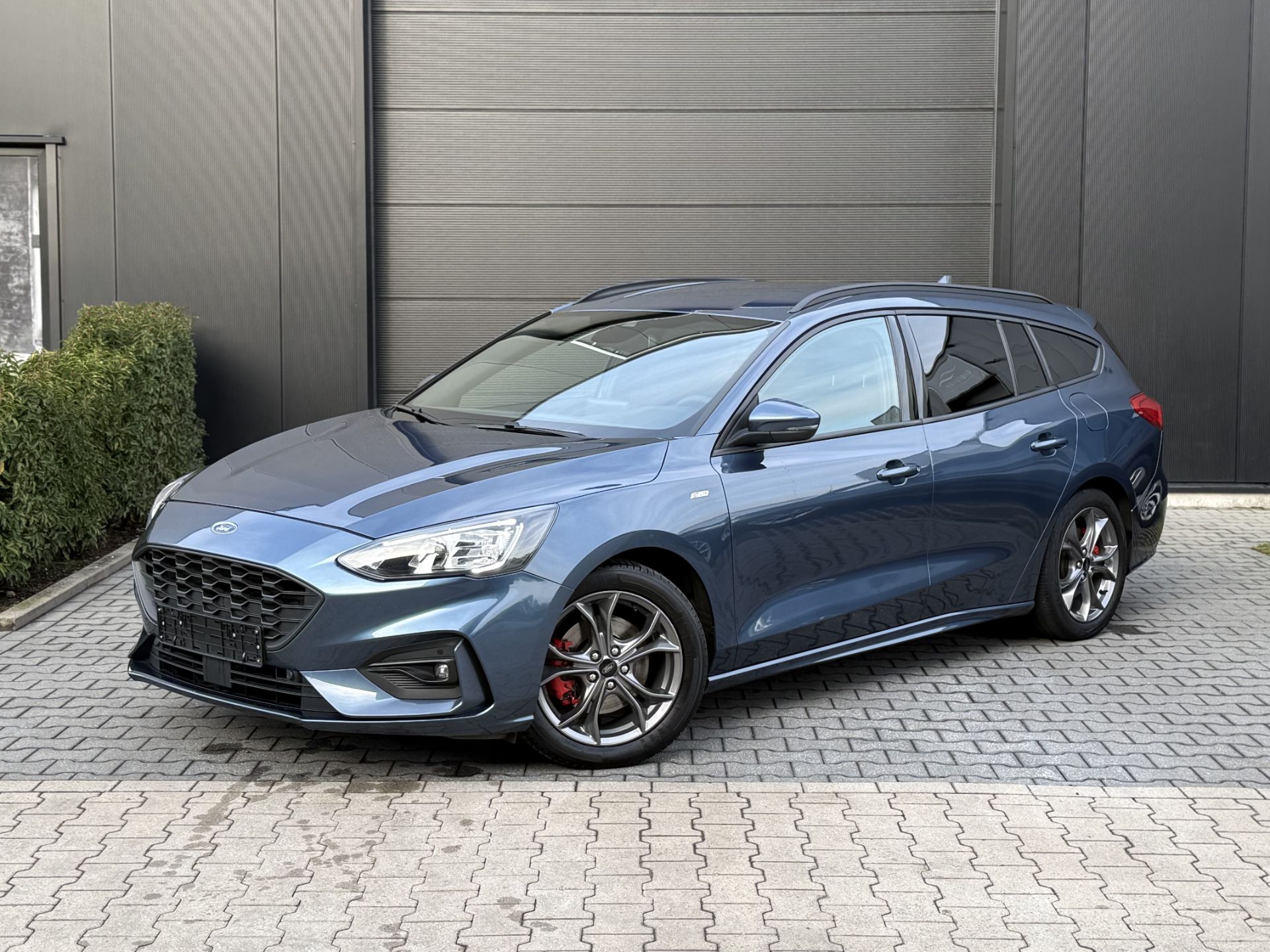 Ford Focus  Turnier 1.0 EcoBoost ST-LINE