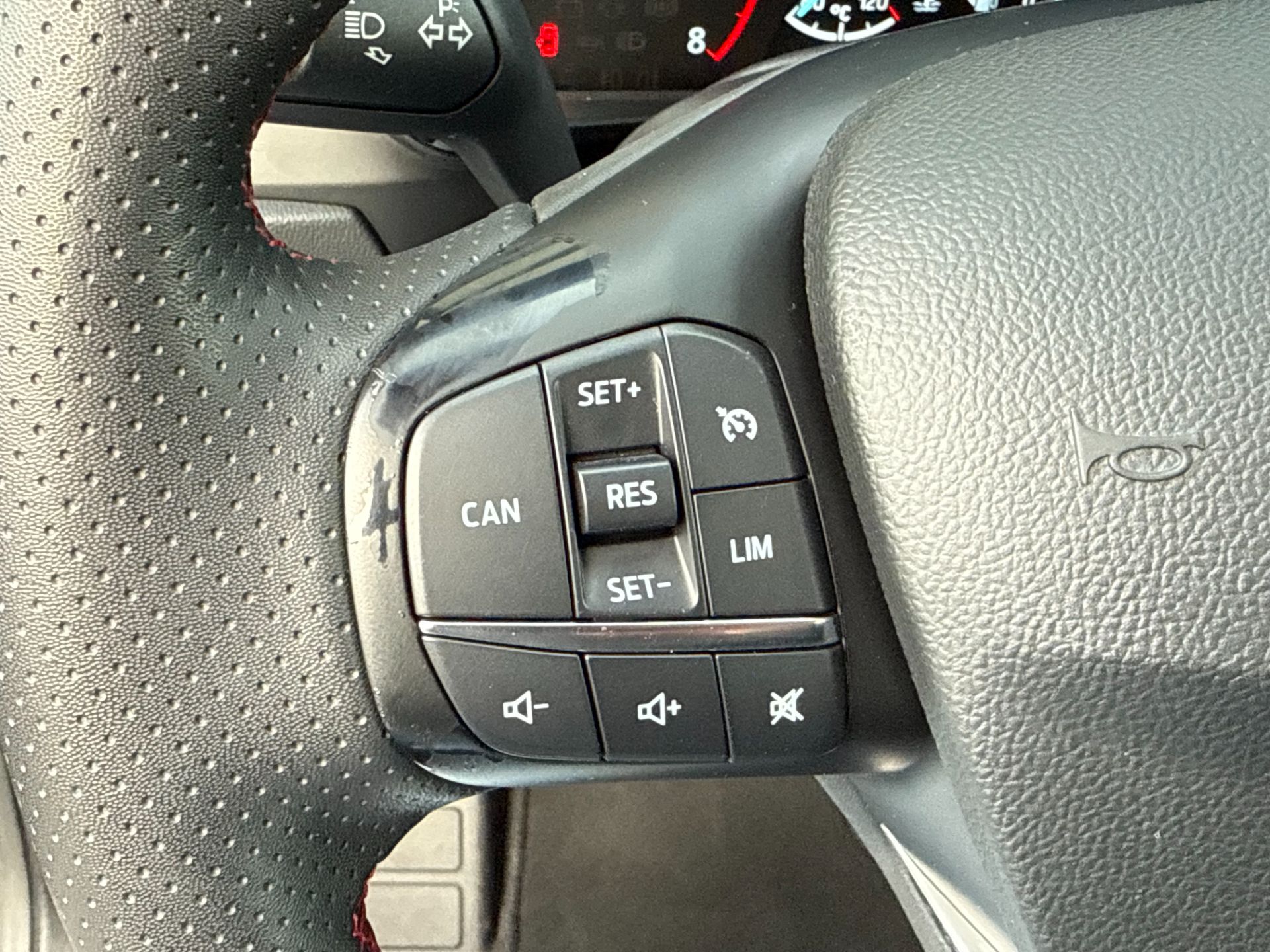 Ford Focus  Turnier 1.0 EcoBoost ST-LINE