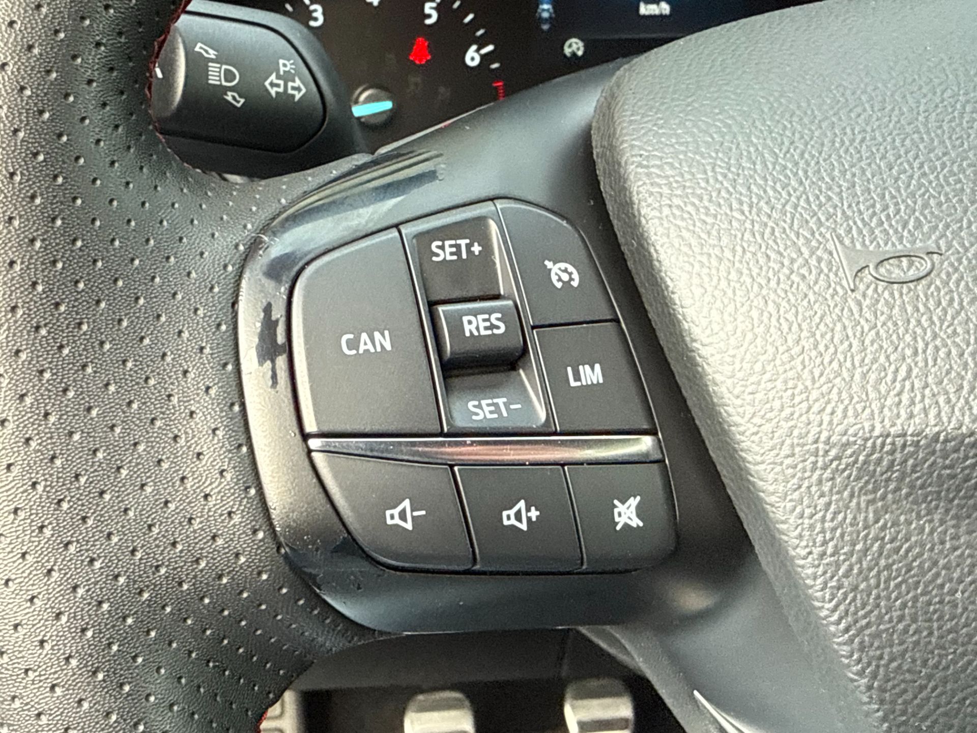 Ford Focus  Turnier 1.0 EcoBoost ST-LINE