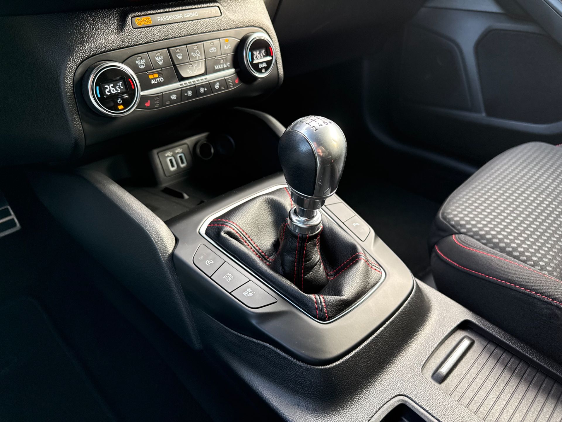 Ford Focus  Turnier 1.0 EcoBoost ST-LINE