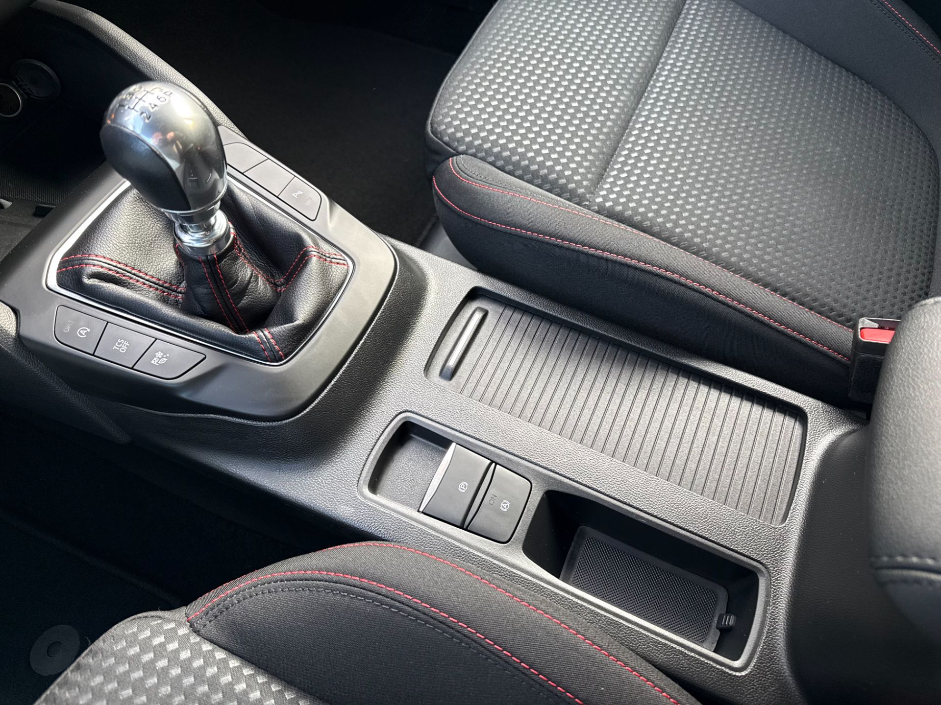 Ford Focus  Turnier 1.0 EcoBoost ST-LINE