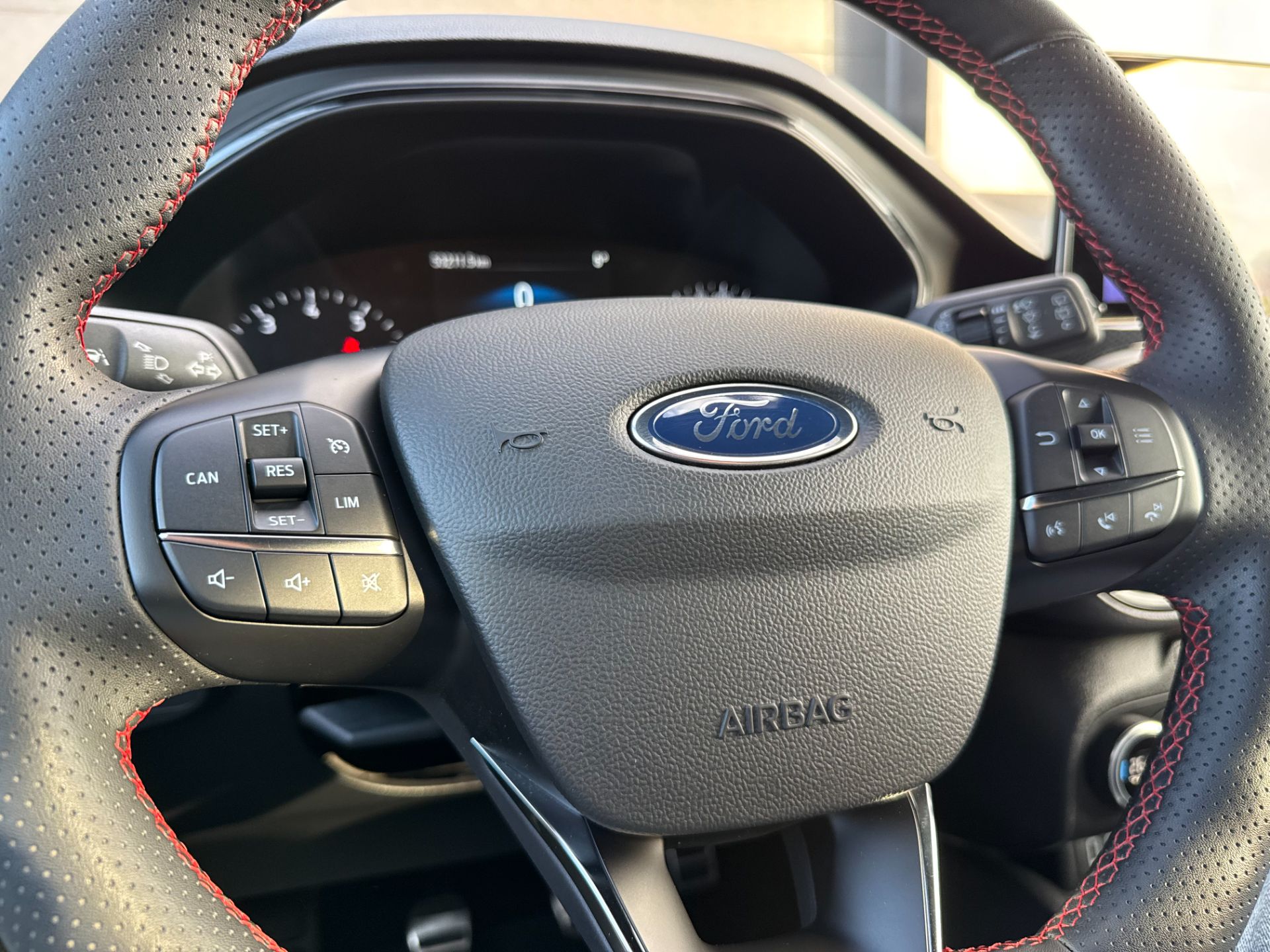 Ford Focus  Turnier 1.0 EcoBoost ST-LINE