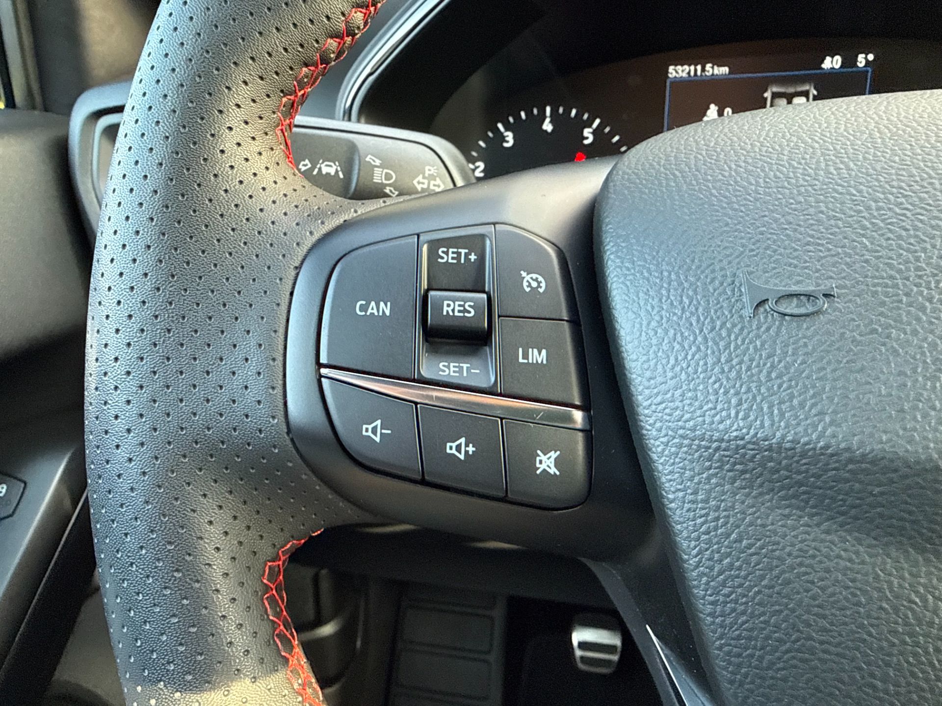 Ford Focus  Turnier 1.0 EcoBoost ST-LINE