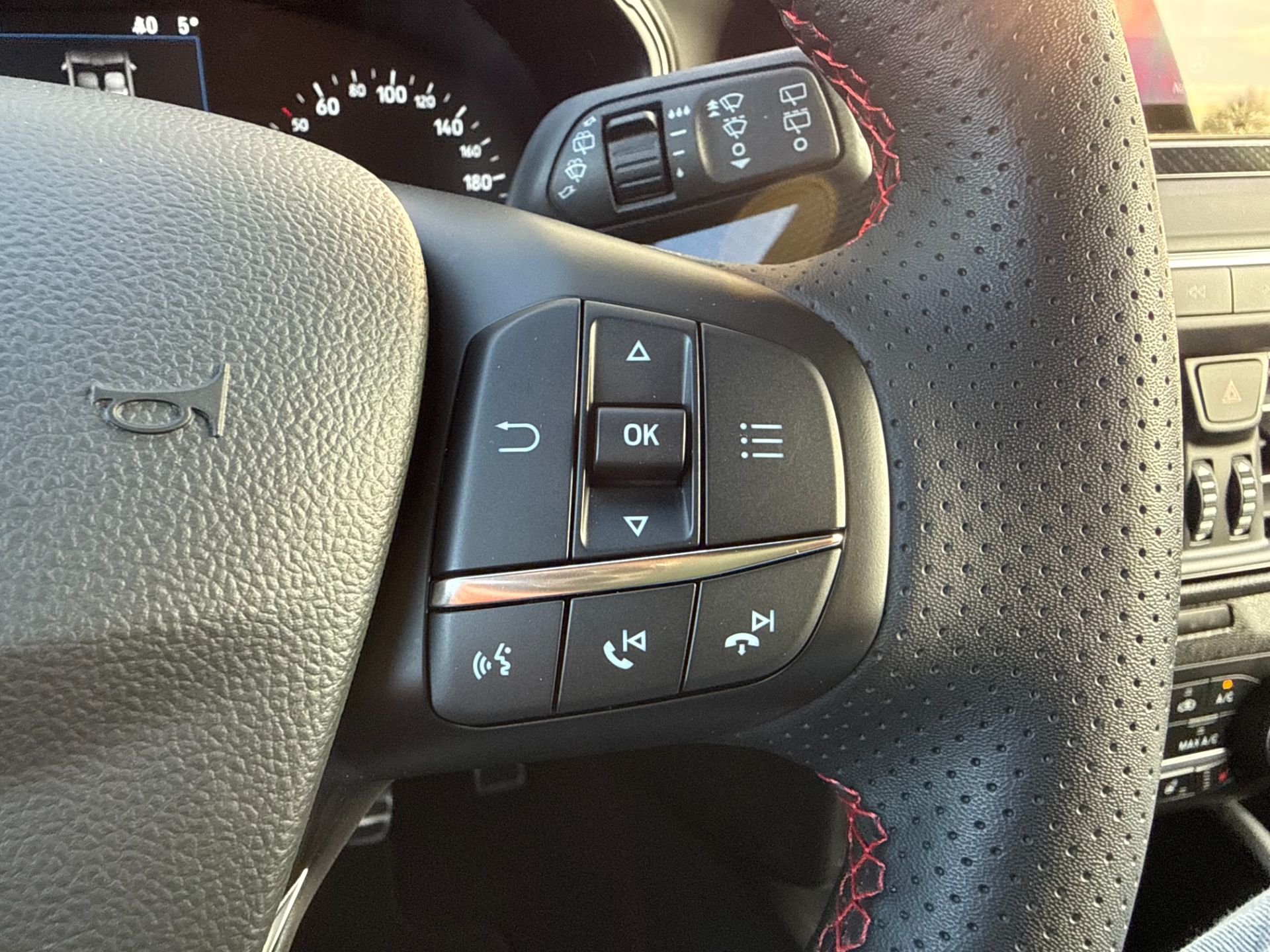 Ford Focus  Turnier 1.0 EcoBoost ST-LINE